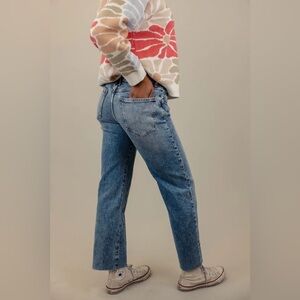 NWOT Free People Women’s Mid Rise Button Fly Tapered Straight Leg Jeans Blue 25